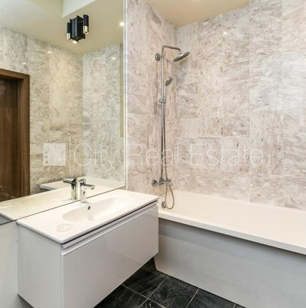 Jaunceltne, fasādes māja, slēgts pagalms, ieeja no pagalma, ir lifts, balkons 1,8 m2, terase Rīga - foto 8