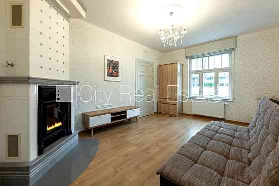 Частный дом, благоустроенный озеленённый двор, территория обнесена забором, Юрмала