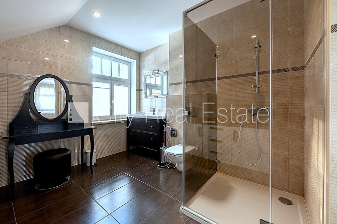 Частный дом, благоустроенный озеленённый двор, территория обнесена забором, Юрмала - изображение 11