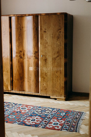 Fasādes māja, restaurēta māja, labiekārtota apzaļumota teritorija, ieeja no ielas, logi Rīga - foto 12