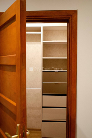 Fasādes māja, restaurēta māja, labiekārtota apzaļumota teritorija, ieeja no ielas, logi Rīga - foto 16