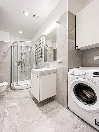 Renovēta māja, apsaimniekošanas maksa mēnesī 109,86 EUR, labiekārtots apzaļumots pagalms, Rīga - foto 11