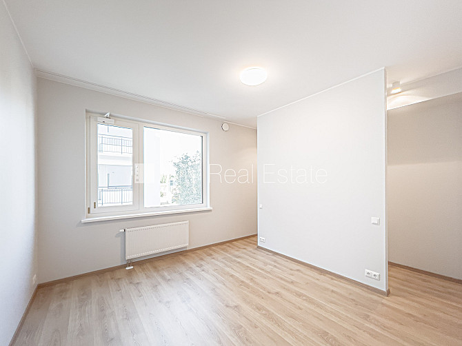 Renovēta māja, apsaimniekošanas maksa mēnesī 109,86 EUR, labiekārtots apzaļumots pagalms, Rīga - foto 4