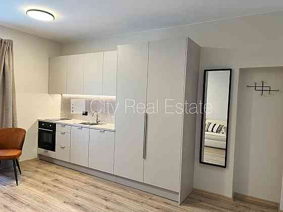 Центральное отопление, полная отделка , покрашенные стены, паркетный пол, Rīga