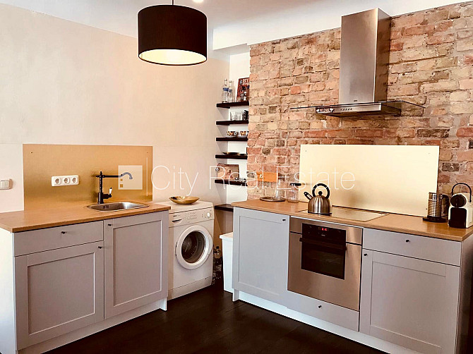 Pagalma māja, renovēta māja, zaļā teritorija, apzaļumota teritorija ar jaunu kokaugu Rīga - foto 1