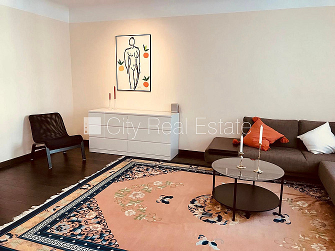 Pagalma māja, renovēta māja, zaļā teritorija, apzaļumota teritorija ar jaunu kokaugu Rīga - foto 3