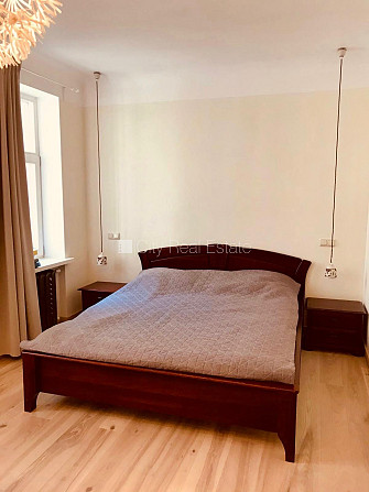 Pagalma māja, renovēta māja, zaļā teritorija, apzaļumota teritorija ar jaunu kokaugu Rīga - foto 5