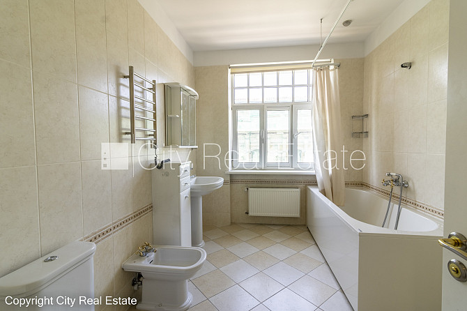 Fasādes māja, renovēta māja, slēgts pagalms, ieeja no ielas, ir lifts, kāpņu telpa pēc Rīga - foto 20