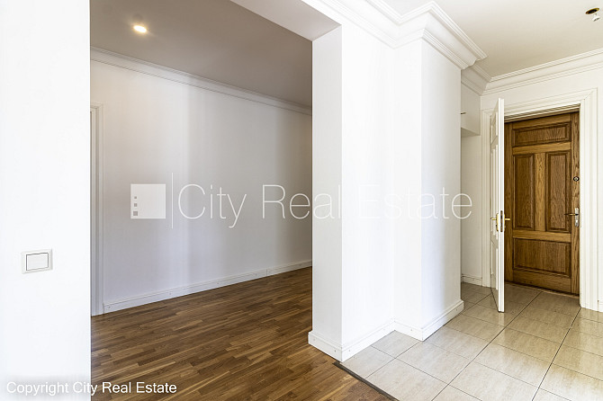 Fasādes māja, renovēta māja, slēgts pagalms, ieeja no ielas, ir lifts, kāpņu telpa pēc Rīga - foto 17