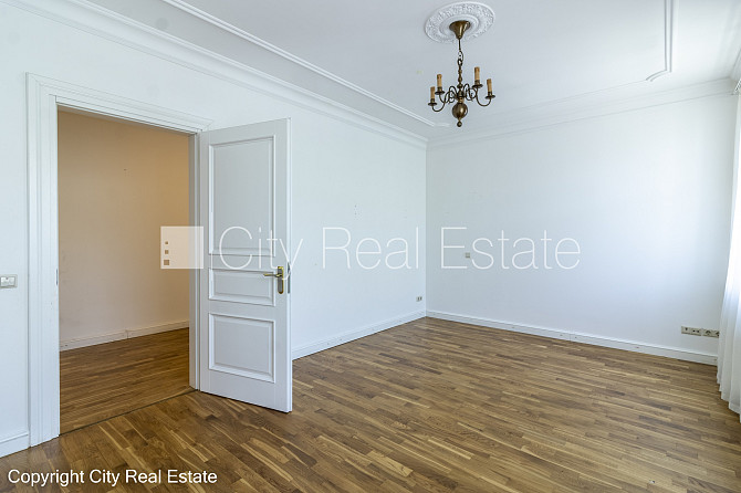 Fasādes māja, renovēta māja, slēgts pagalms, ieeja no ielas, ir lifts, kāpņu telpa pēc Rīga - foto 9