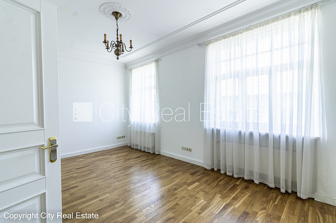 Fasādes māja, renovēta māja, slēgts pagalms, ieeja no ielas, ir lifts, kāpņu telpa pēc Rīga - foto 8