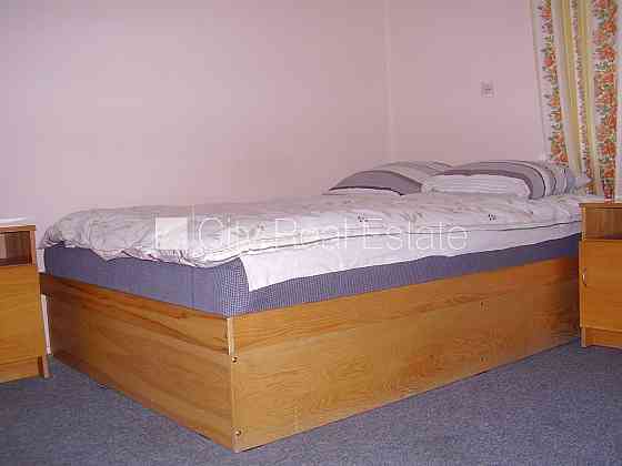 Фасадный дом, реновированный дом, закрытый двор, лестничная клетка после Rīga