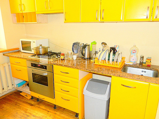 Fasādes māja, renovēta māja, slēgts pagalms, kāpņu telpa pēc kosmētiskā remonta, istabas Rīga - foto 10