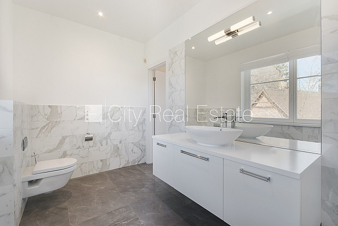 Jaunceltne, labiekārtota apzaļumota teritorija, slēgts pagalms, vieta vairākām automašīnām, Jūrmala - foto 11