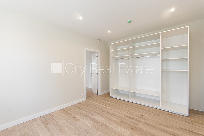 Jaunceltne, labiekārtota apzaļumota teritorija, slēgts pagalms, vieta vairākām automašīnām, Jūrmala - foto 14