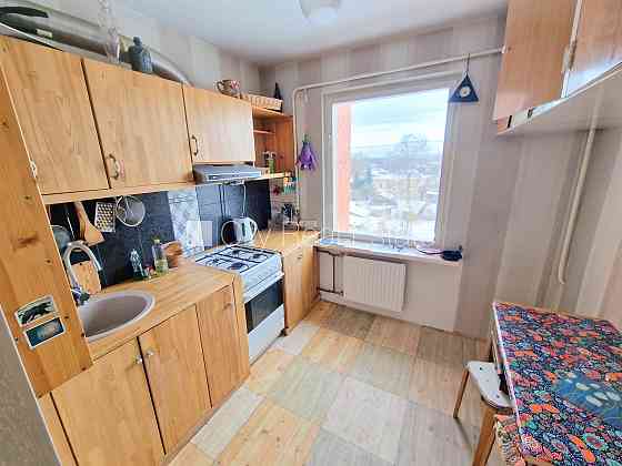 Здание во дворе, благоустроенная озеленённая территория, вход со двора, лоджия, Rīga