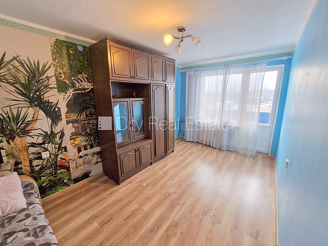 Здание во дворе, благоустроенная озеленённая территория, вход со двора, лоджия, Рига - изображение 9