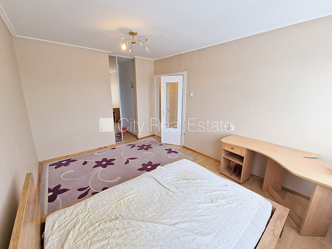 Здание во дворе, благоустроенная озеленённая территория, вход со двора, лоджия, Рига - изображение 20