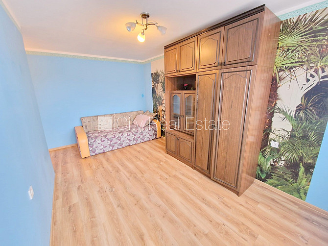 Здание во дворе, благоустроенная озеленённая территория, вход со двора, лоджия, Рига - изображение 10