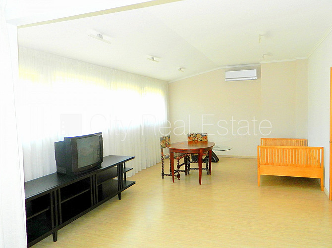 Дом во дворе, реновированный дом, благоустроенный озеленённый двор, закрытый Рига - изображение 11