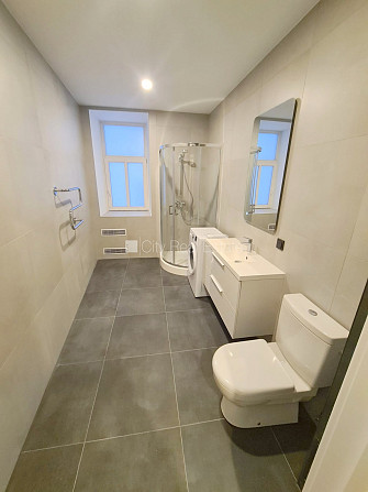 Фасадный дом, реновированный дом, закрытая территория, вход с улицы и со двора, Рига - изображение 15