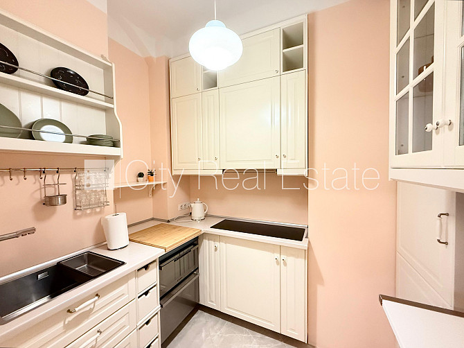 Дом во дворе, реновированный дом, благоустроенная озеленённая территория, Рига - изображение 5