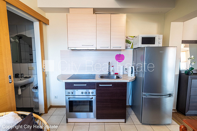 Pagalma ēka, bruģēts piebraucamais ceļš, slēgts pagalms, ieeja no pagalma, mansards, ir Rīga - foto 14