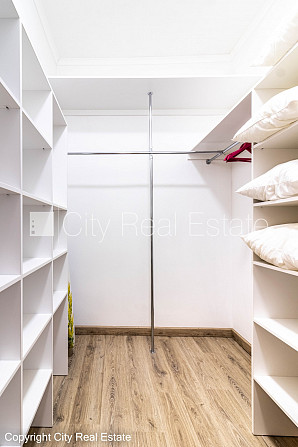 Новостройка, фасадный дом, благоустроенный озеленённый двор, территория Рига - изображение 8