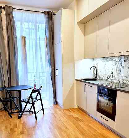 Фасадный дом, реновированный дом, благоустроенная озеленённая территория, Rīga