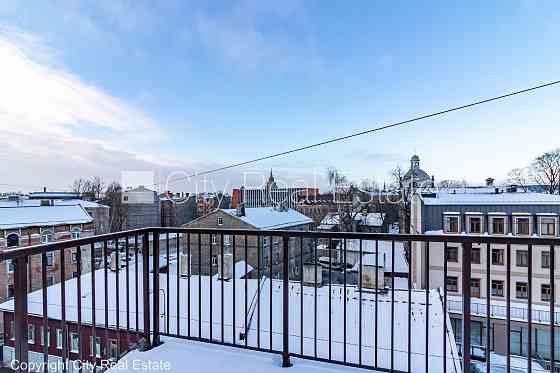 Новостройка, благоустроенный озеленённый двор, вход с улицы, лифт, лестничная Rīga