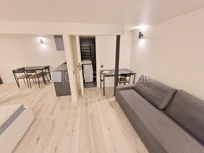 Fasādes māja, renovēta māja, slēgts pagalms, ieeja no ielas, puspagrabs, kāpņu telpa pēc Rīga - foto 14