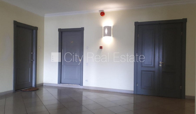 Земля в собственности, фасадный дом, реновированный дом, поменянное покрытие Рига - изображение 10