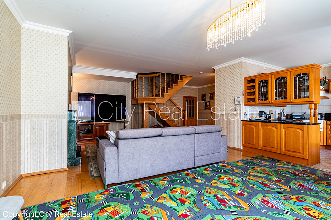 Земля в собственности, поменянное покрытие крыши, благоустроенный озеленённый Рига - изображение 8