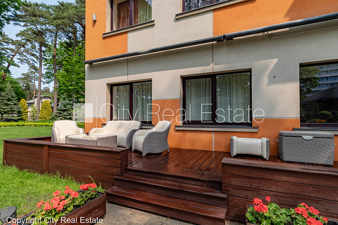 Новостройка, благоустроенная озеленённая территория, въездные ворота оснащены Юрмала - изображение 1