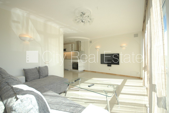 Новостройка, здание во дворе, благоустроенная озеленённая территория, Рига - изображение 16