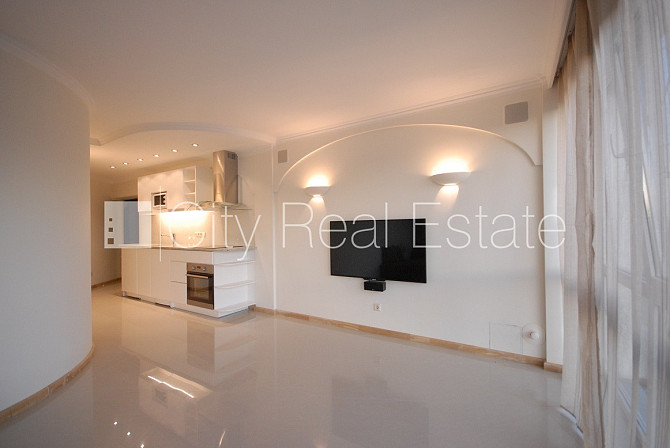 Новостройка, здание во дворе, благоустроенная озеленённая территория, Рига - изображение 18