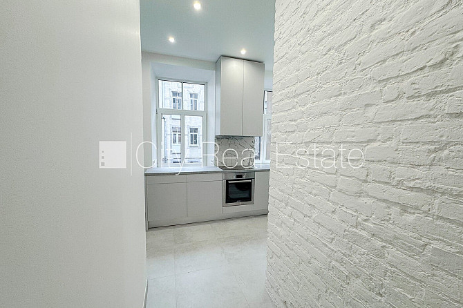 Fasādes māja, renovēta māja, slēgts pagalms, ieeja no ielas, luksuss apartamenti , logi Rīga - foto 5