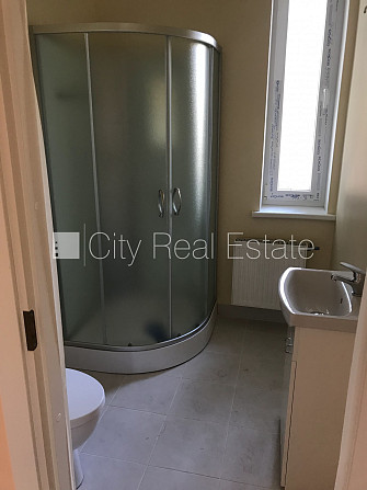 Dvīņu māja, labiekārtots apzaļumots pagalms, slēgts pagalms, iežogota teritorija ar koka Jūrmala - foto 11