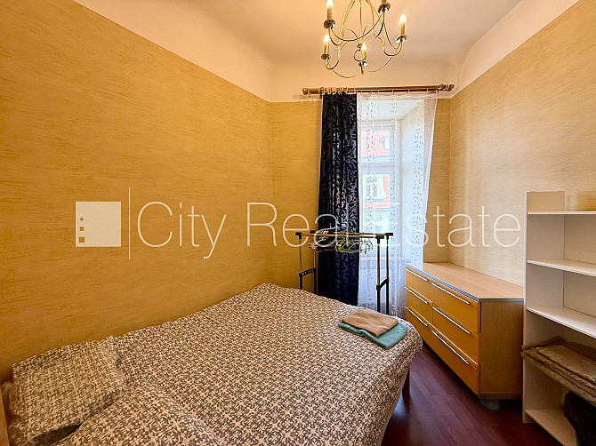 Fasādes māja, renovēta māja, ieeja no ielas, kāpņu telpa pēc kosmētiskā remonta, logi Rīga - foto 9