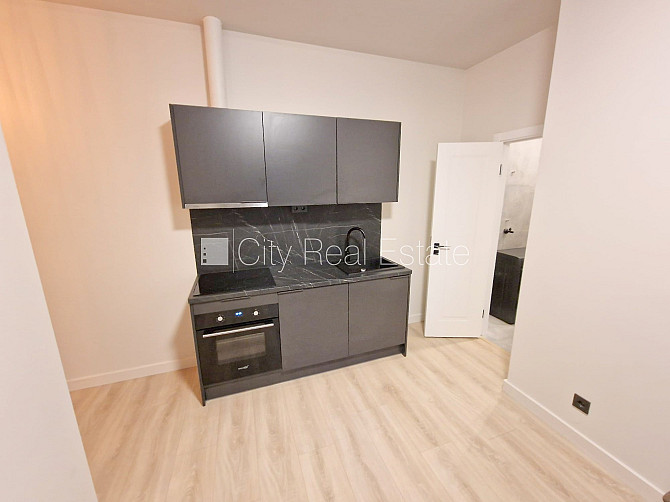 Fasādes māja, renovēta māja, slēgts pagalms, ieeja no ielas, ir lifts, kāpņu telpa pēc Rīga - foto 4