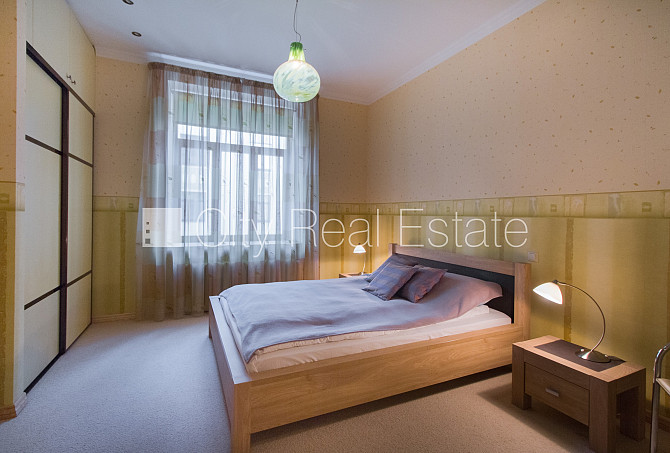 Pagalma māja, labiekārtots apzaļumots pagalms, logi vērsti uz pagalma pusi, studio tipa, Rīga - foto 5