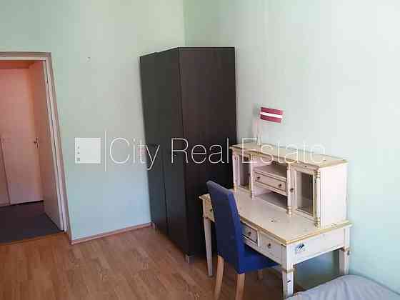 Дом во дворе, закрытый двор, вход со двора, во дворе детская игровая площадка, Rīga