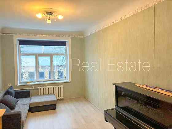 Фасадный дом, закрытый двор, место для машины, вход с улицы и со двора, окна Rīga