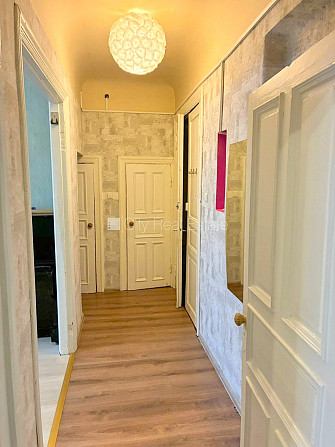 Fasādes māja, slēgts pagalms, vieta automašīnai, ieeja no ielas un pagalma, logi vērsti uz Rīga - foto 4