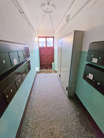 Fasādes māja, slēgts pagalms, vieta automašīnai, ieeja no ielas un pagalma, logi vērsti uz Rīga - foto 14