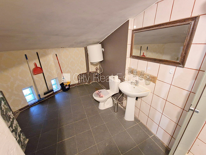 Fasādes māja, renovēta māja, iežogota teritorija, vieta automašīnai, ieeja no pagalma, Rīga - foto 14