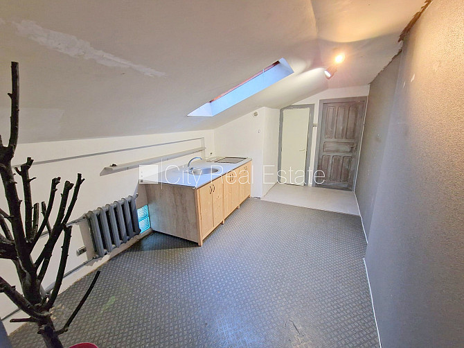 Fasādes māja, renovēta māja, iežogota teritorija, vieta automašīnai, ieeja no pagalma, Rīga - foto 2