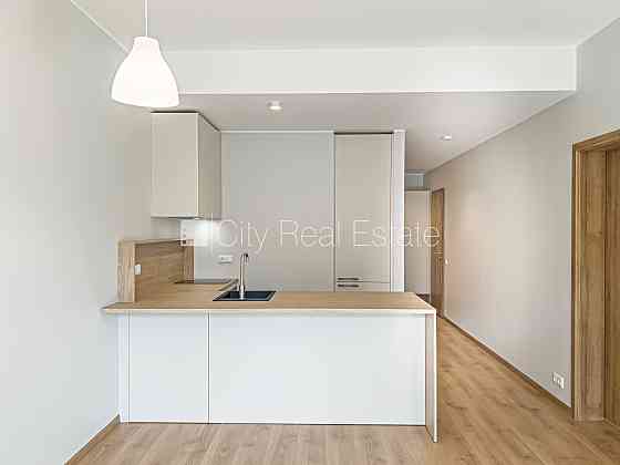 Новостройка, благоустроенный озеленённый двор, закрытая территория, возможность Рига