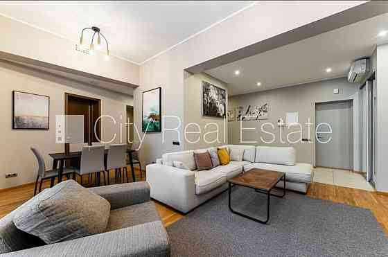 Новостройка, фасадный дом, благоустроенная озеленённая территория, закрытый Рига