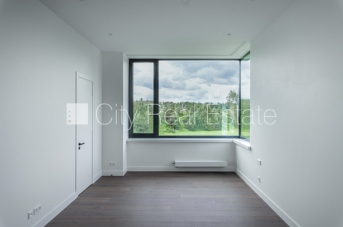 Таунхаус, благоустроенная озеленённая территория, подъездная дорога покрыта Рига - изображение 9